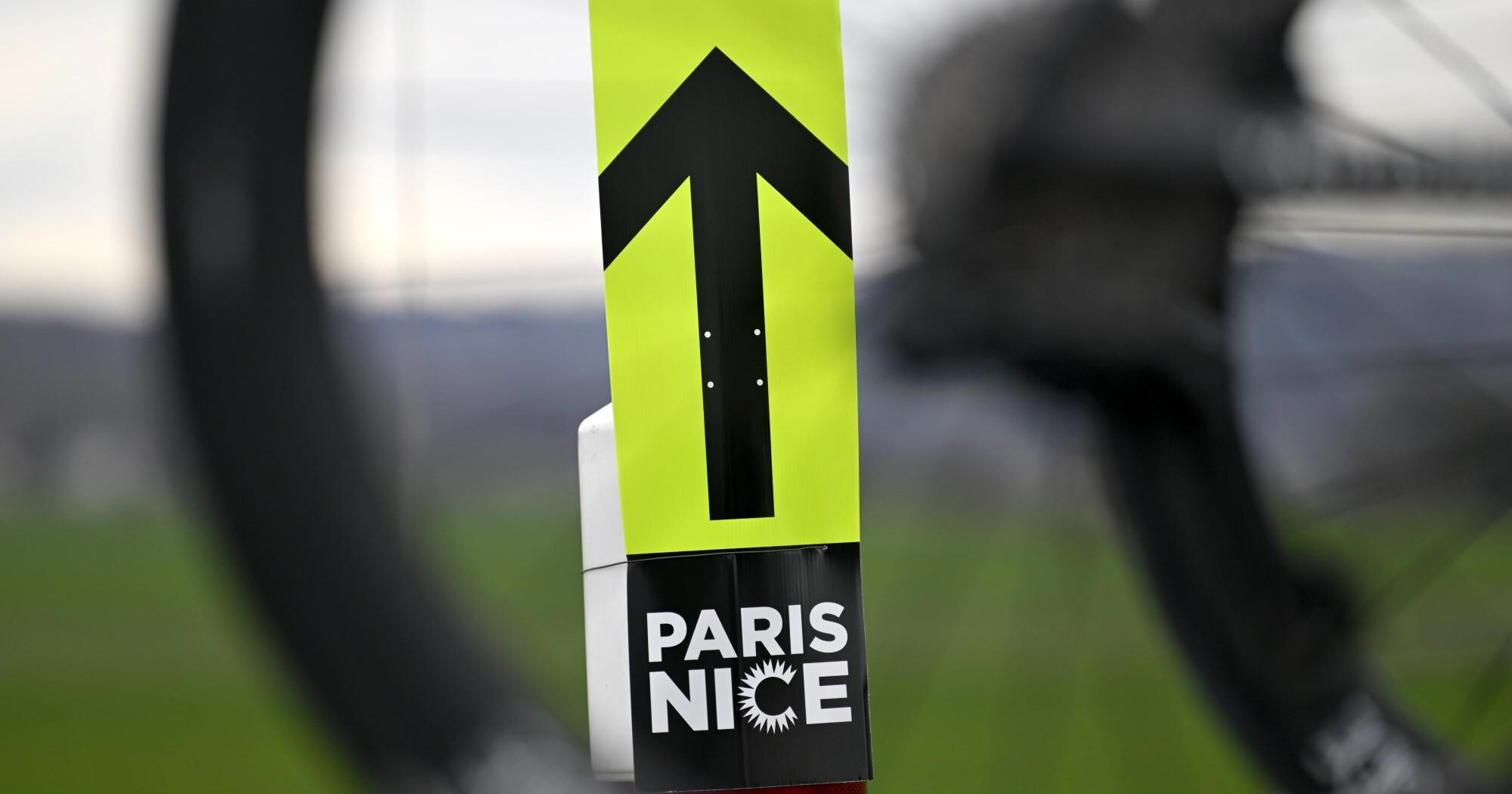 Searching Paris-Nice 2026 Étape: Context is Irrelevant